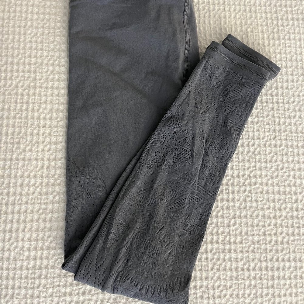 Grey Lululemon Size 6 Leggings